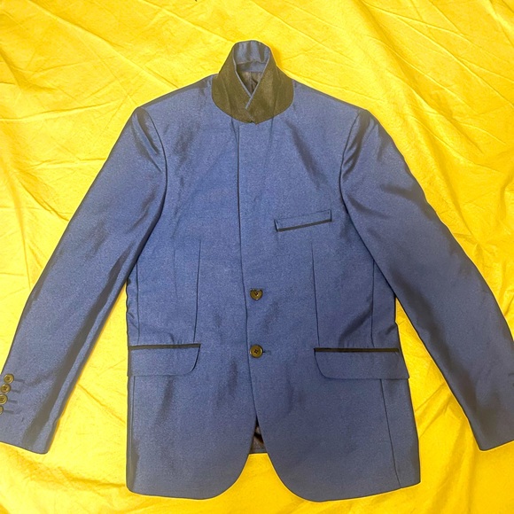 Elegant brand-new Blue Suit- M size